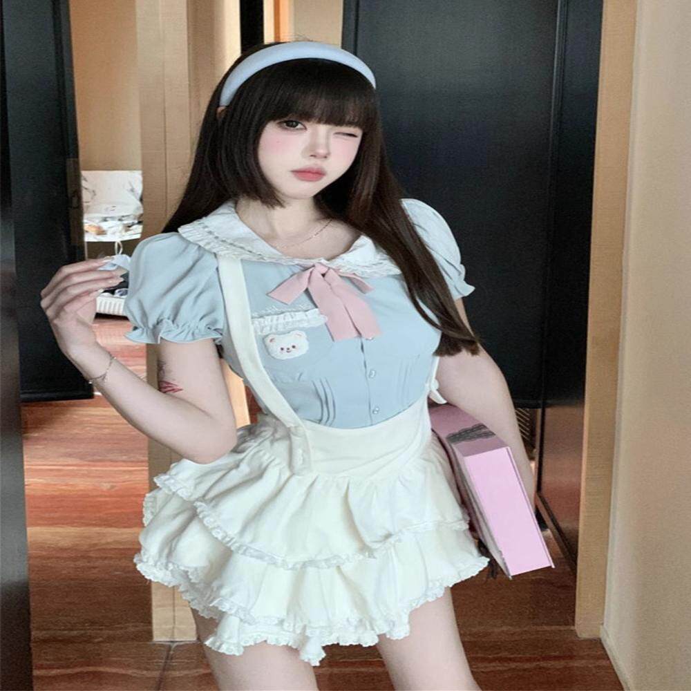 胖mm甜辣妹泡泡袖娃娃领衬衫上衣女夏季大码收腰显瘦背带短裙套装