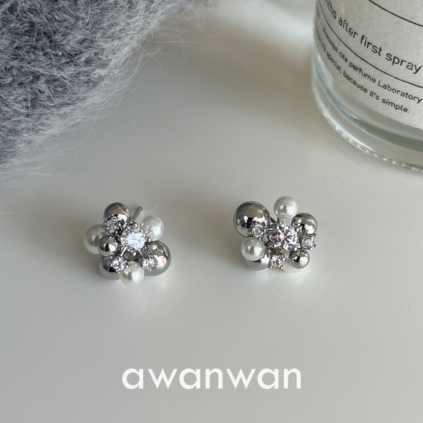 阿婉Wan花球~清冷灰锆石银球仿珍珠耳钉小众高级感冷淡风耳饰女