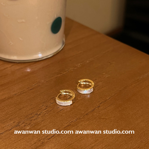 阿婉Wan 2025新款小众设计感几何C形贝壳耳扣简约百搭日常款耳饰