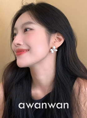 阿婉Wan巨美蝴蝶~小众高级感温柔哑光拉丝蝴蝶耳钉气质简约耳饰