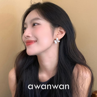 阿婉Wan巨美蝴蝶~小众高级感温柔哑光拉丝蝴蝶耳钉气质简约耳饰