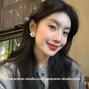 阿婉Wan 春日花花度假风优雅锆石花瓣耳钉冷淡风小众气质耳饰