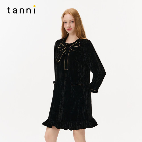 tanni新款复古优雅气质荷叶边泡泡袖黑色丝绒连衣裙女TO31DR025A