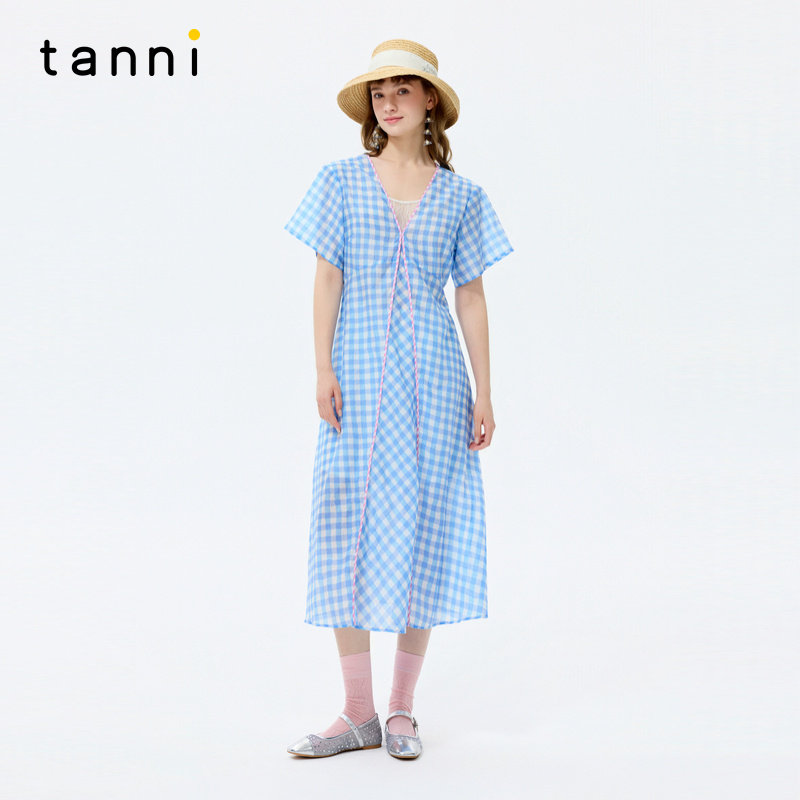 tanni2026夏秋新款都市田园风蓝白格纹V领长裙后背镂空绑带连衣裙图片