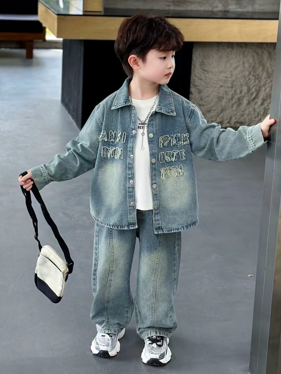 男童绣花牛仔炸街服套装韩版中小童春秋男孩痞帅外套裤子两件潮牌