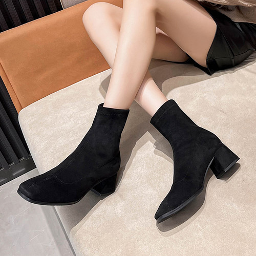 中跟短靴女2025新款秋冬黑色百搭