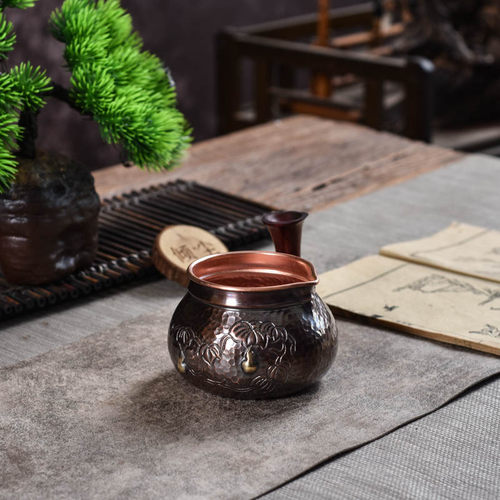 300cc做旧葫芦纯铜公道杯 錾刻葫芦紫铜侧把分茶杯