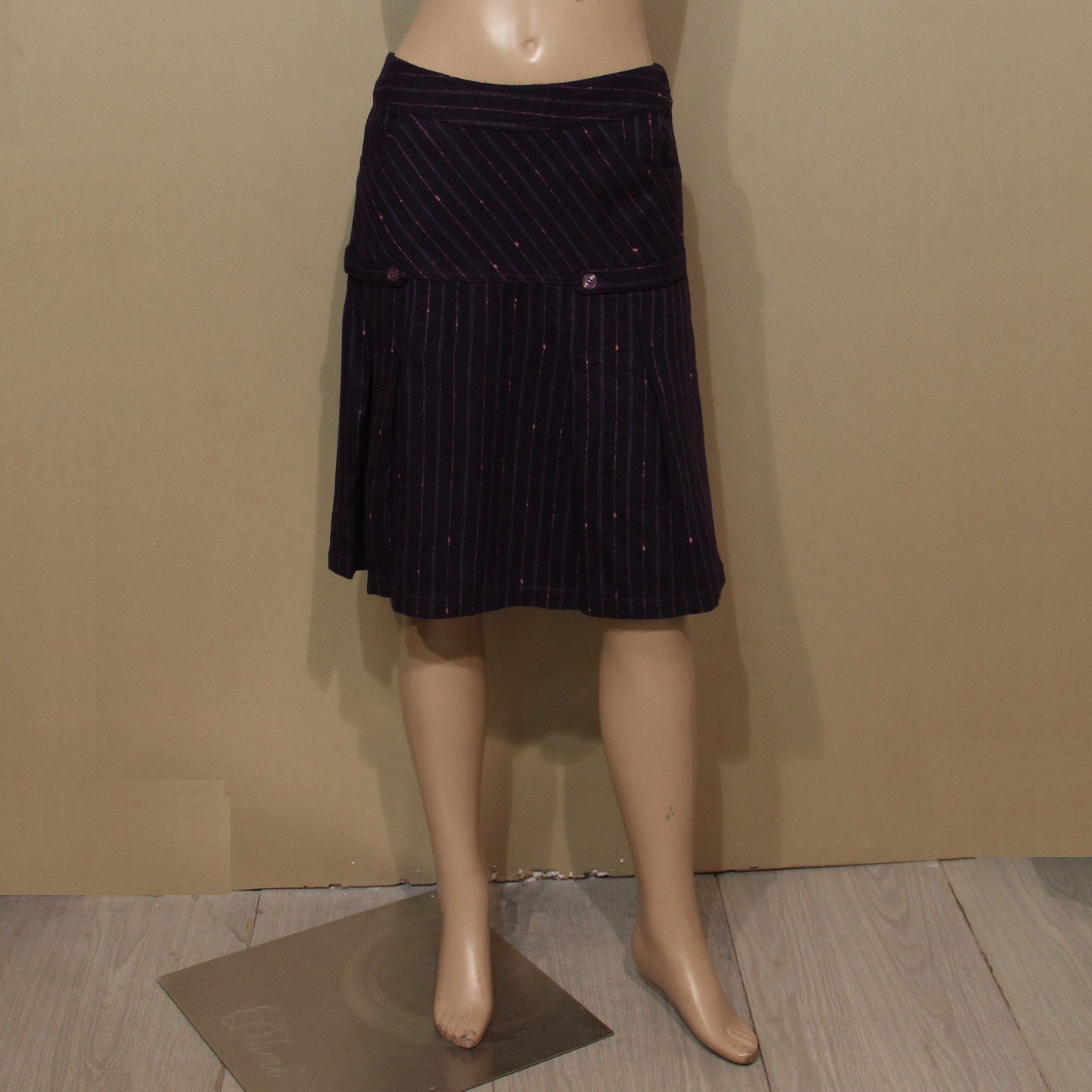 品牌公司样衣深紫色羊毛侧兜纽扣秋冬款半身中裙低价销售