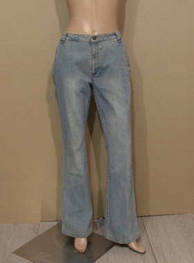 公司样衣浅蓝色棉质休闲百搭高腰微喇牛仔裤低价销售