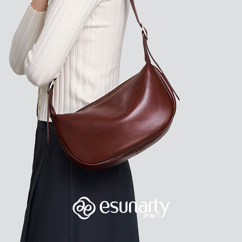 轻便斜挎饺子包女休闲单肩腋下包