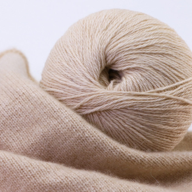 100%山羊绒纱线 原绒无染色手编纯羊绒线厂家秋冬直销支持质检3色