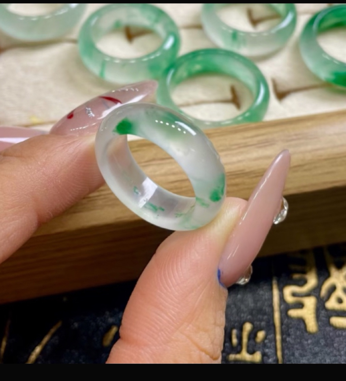 天然玉石高冰飘花非州翠百分百正品时尚高级玉石戒圈