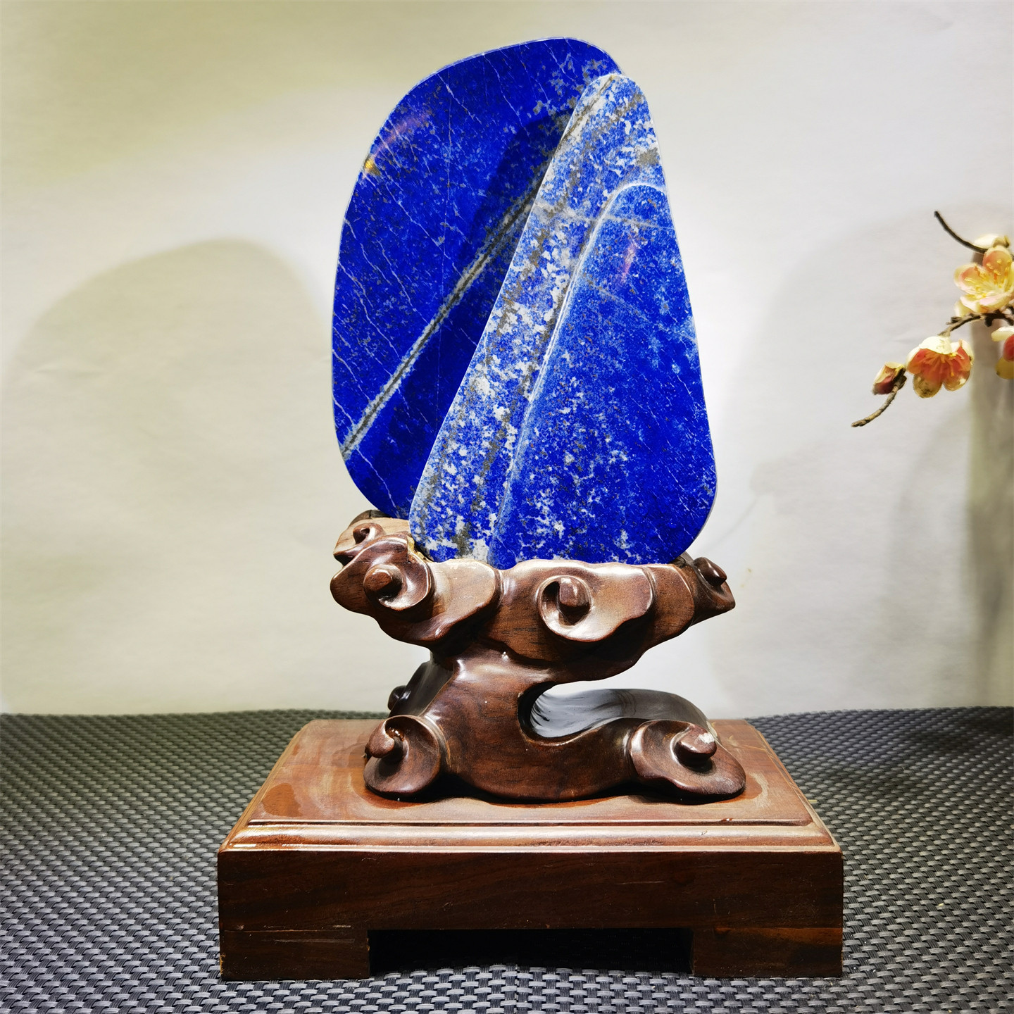 纯天然青金石原石摆件 蓝色宝石观赏石奇石收藏 家居办公桌面摆件