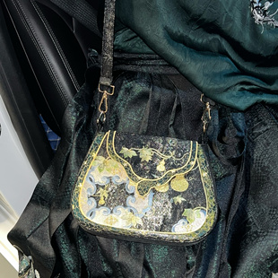 云深雾浅 东方魔法 原创蛇年主题汉服刺绣女包古风货郎包单肩斜挎