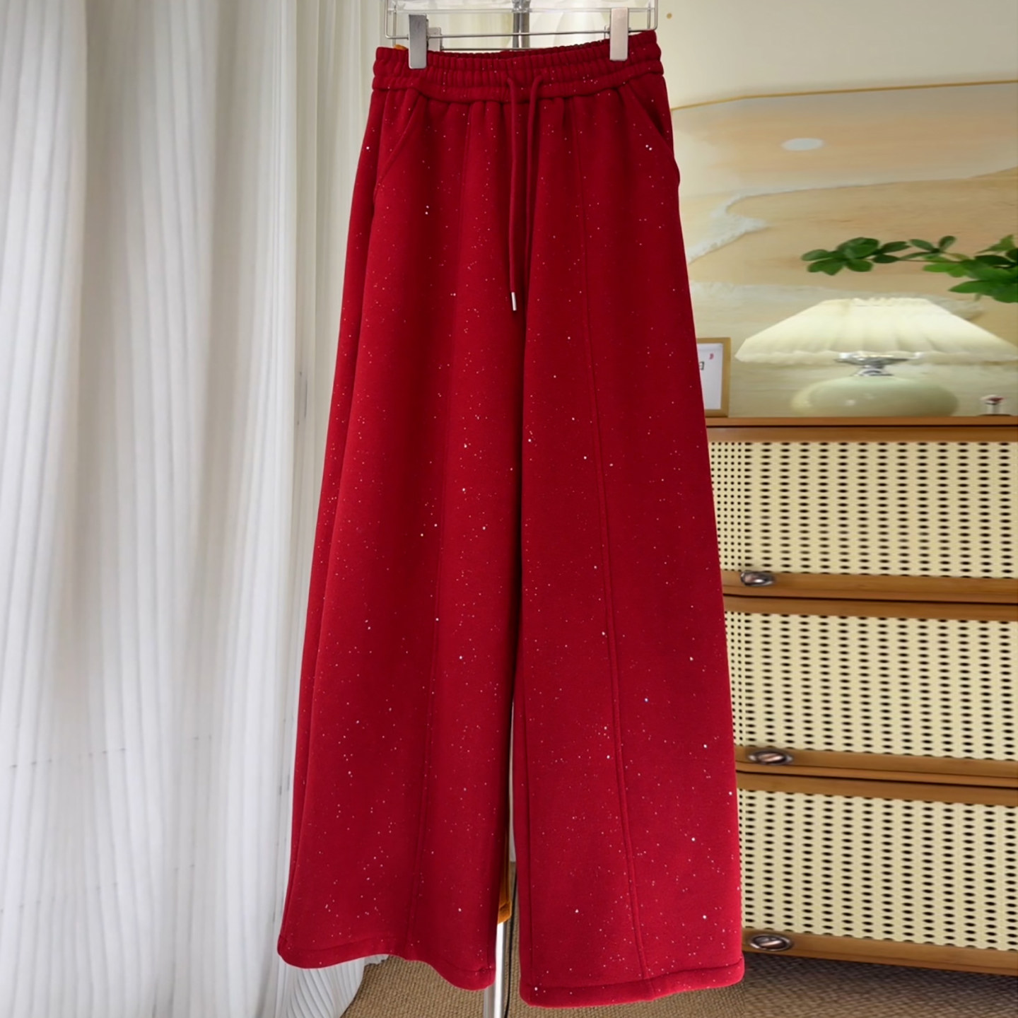 Ader红色加绒加厚撒银弯刀裤2025冬季新款松紧腰抽绳阔腿垂感卫裤,女装/女士精品,大码裤装,淘宝优惠券,粉丝福利购,淘宝优惠卷