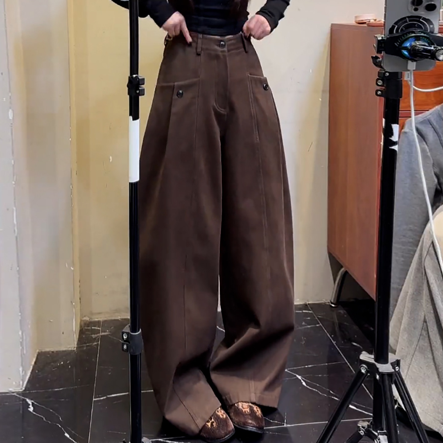 Ader复古咖色弯刀裤2026春季新款时尚百搭宽松遮胯显瘦阔腿休闲裤,女装/女士精品,大码裤装,淘宝优惠券,粉丝福利购,淘宝优惠卷
