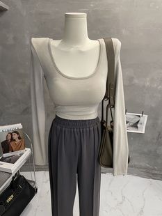 纯欲显白~带胸垫加绒大u领长袖t恤女修身显瘦打底衫垫肩上衣秋冬