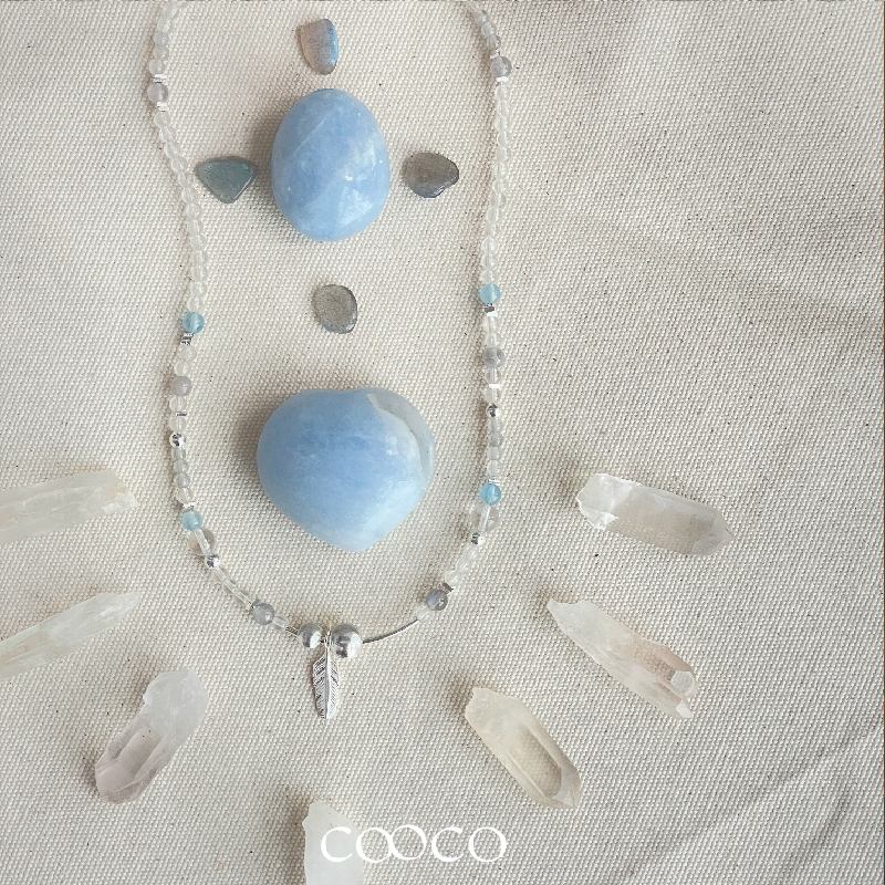 项链女款2024新款轻奢小众原创设计天然海蓝宝月光石白水晶锁骨链