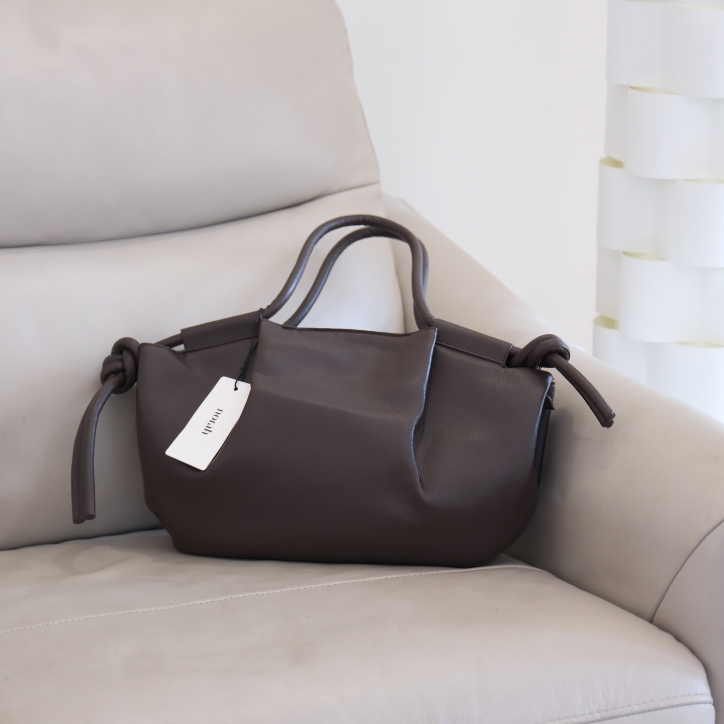 荷兰外贸褶皱枕头包 绳结纯色小众单肩包 慵懒风通勤度假腋下包女,箱包皮具/热销女包/男包,托特包,淘宝优惠券,粉丝福利购,淘宝优惠卷