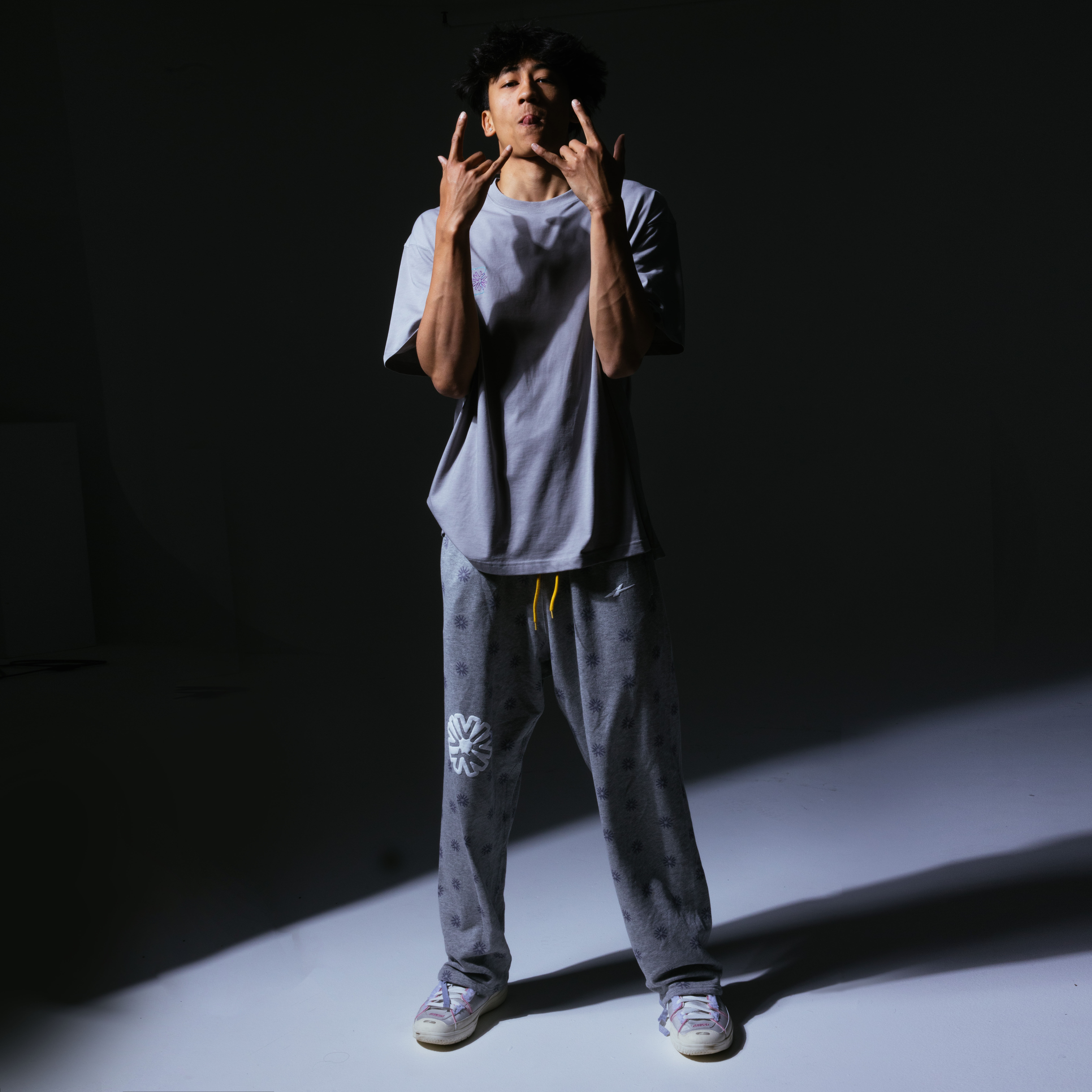 SPO x 谢维安李同款生活卫裤 暗纹LOGO,运动服/休闲服装,运动中长裤／短裤,淘宝优惠券,粉丝福利购,淘宝优惠卷