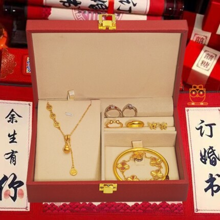 婚礼摆台结婚假五金首饰套装摆件新娘订婚假三金订婚宴摆台假黄金