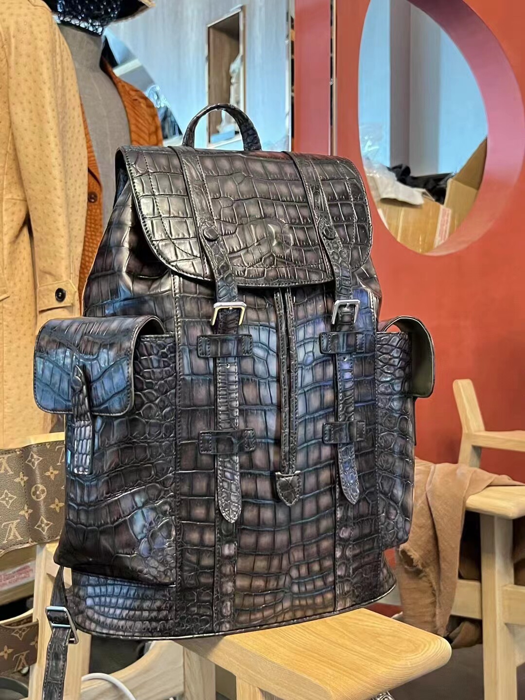 奢侈品定制进口南非鳄鱼皮尼罗鳄手工擦色男女同款大容量双肩背包
