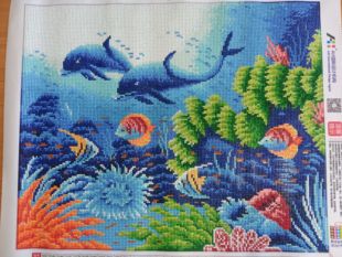 全新钻石画成品海豚之恋满钻宣绒布。
