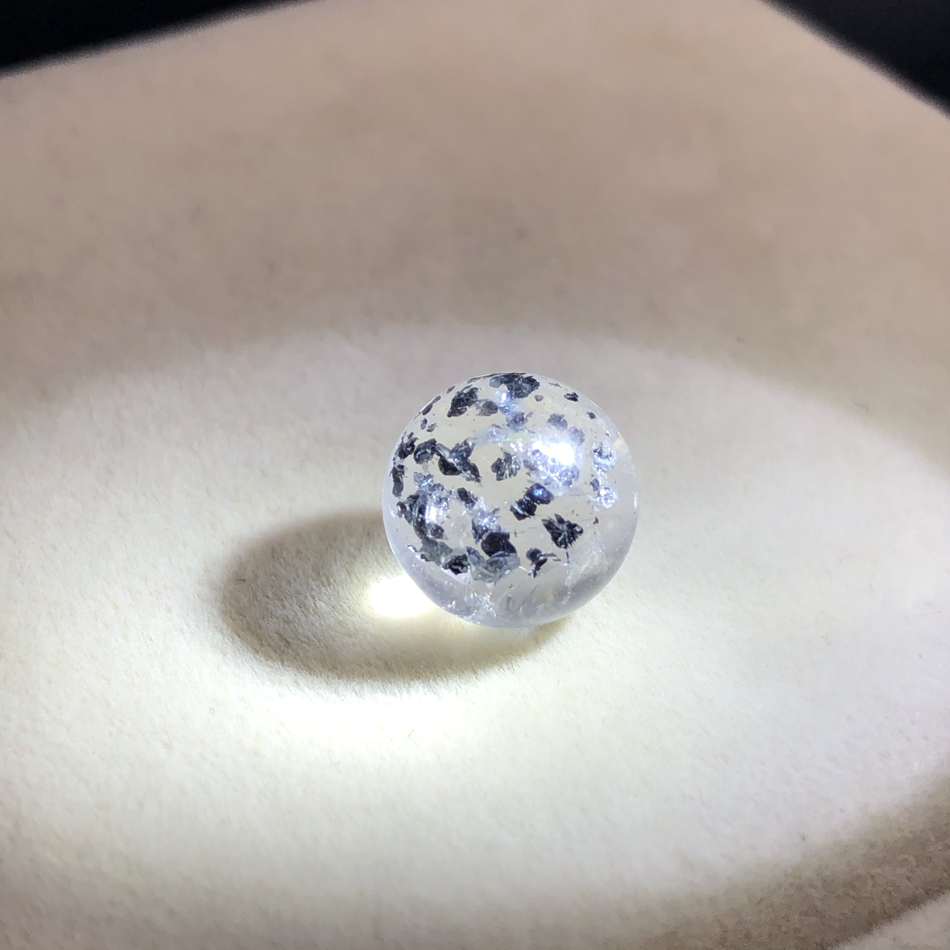 (11.3mm)稀有老矿福利奇特包裹体天然黑铁矿云母超七单珠