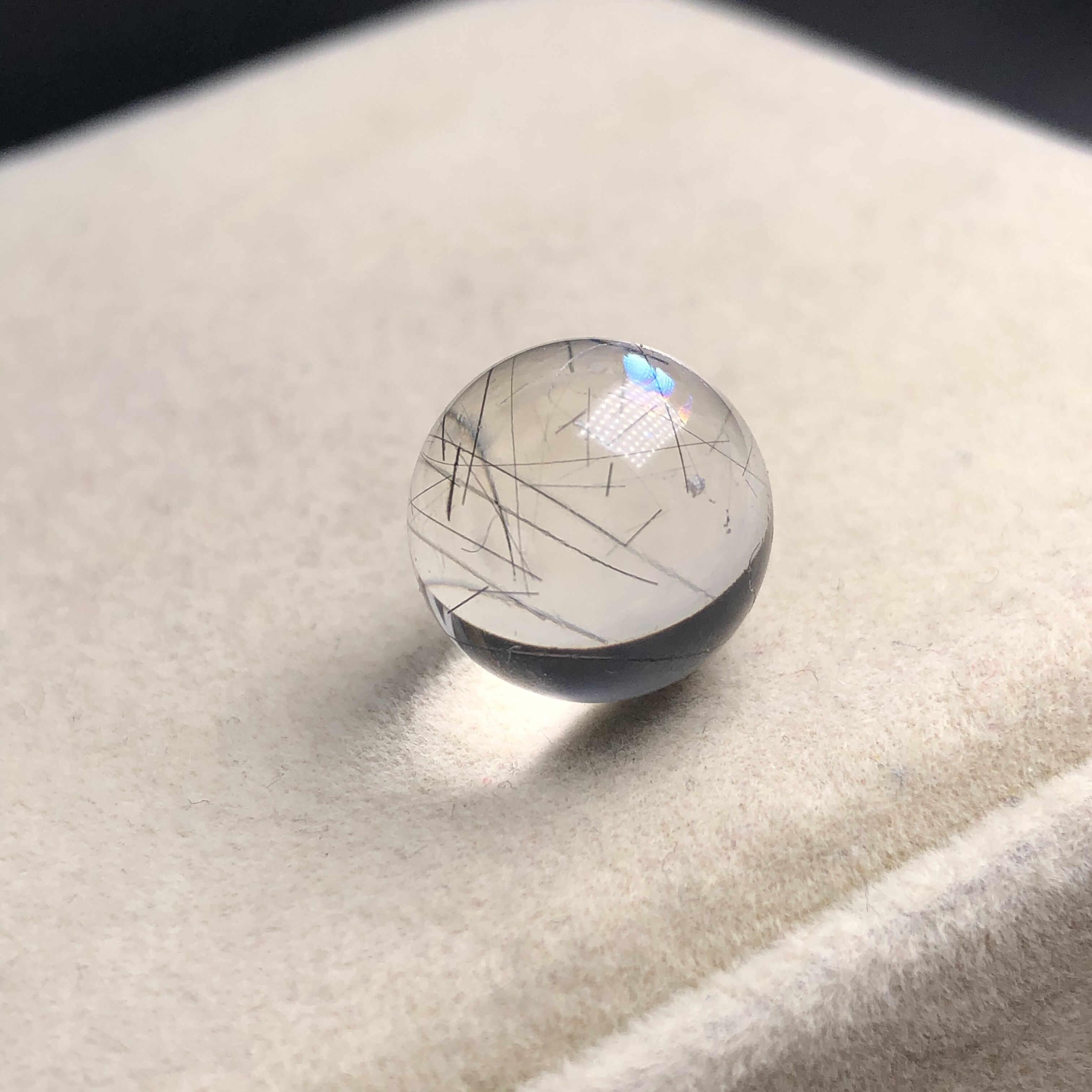 13.3毫米没有任何优化注胶天然水晶黑发晶单珠