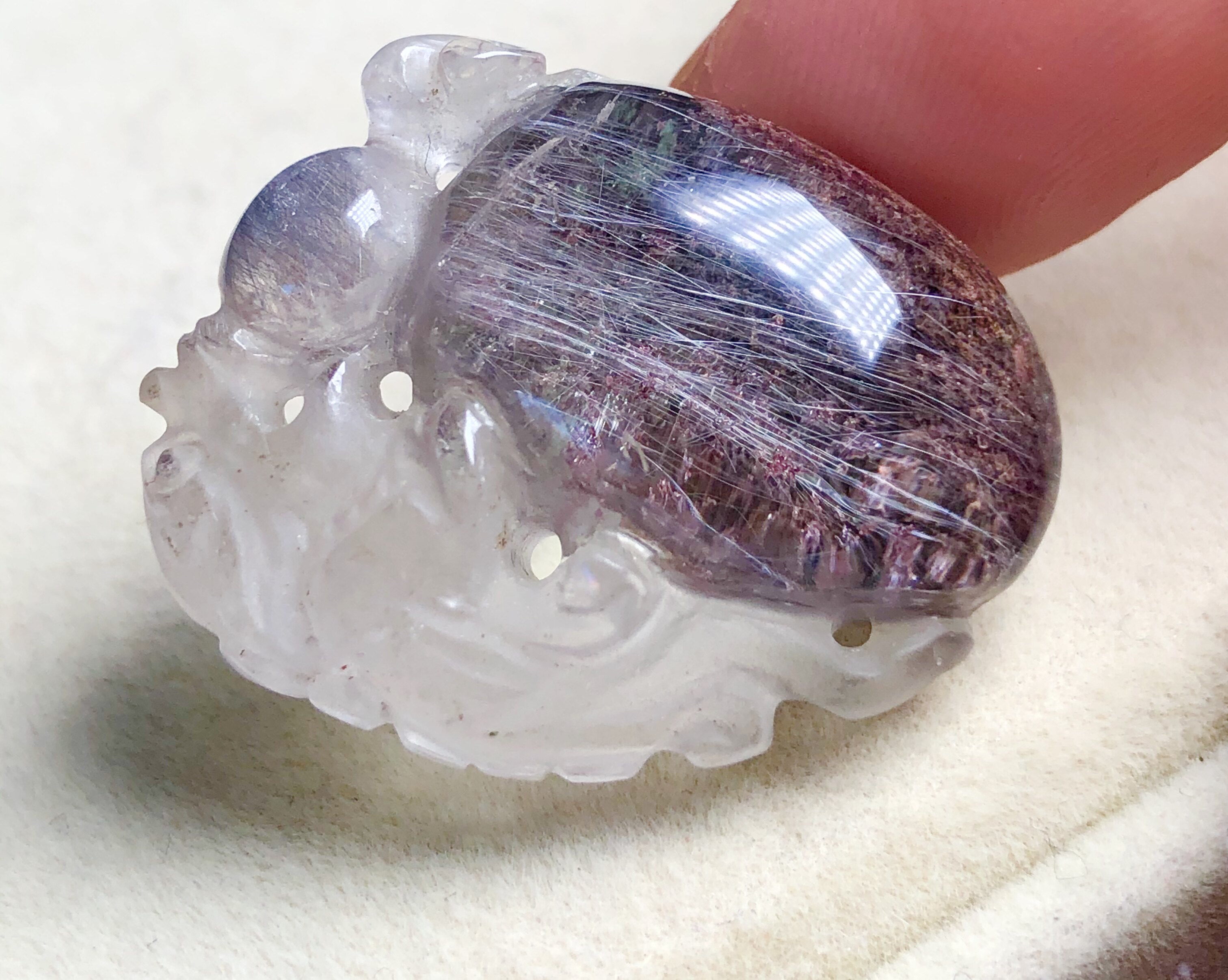 珍贵精品天然黑银钛晶和幽灵共生雕刻貔貅吊坠