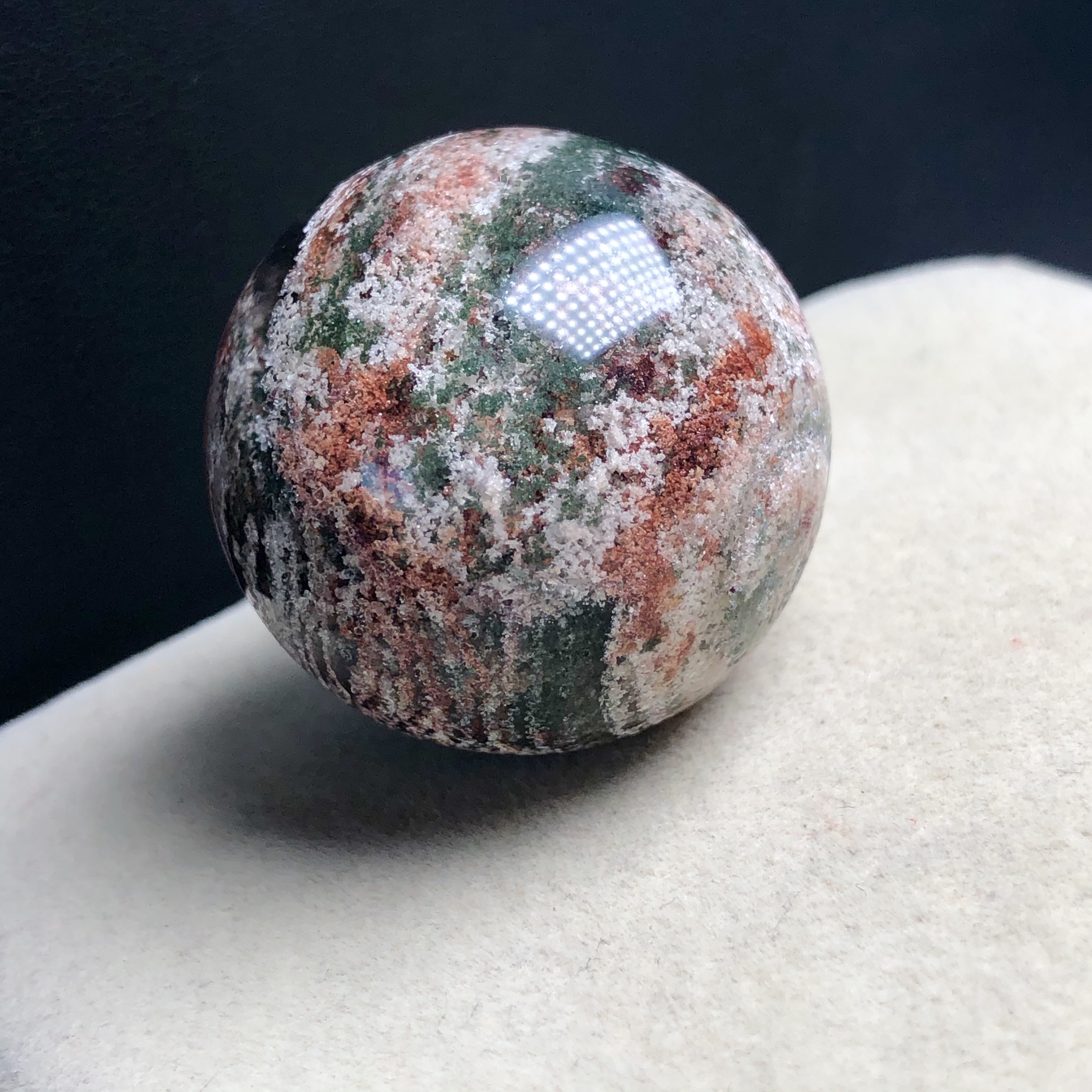 31.6毫米(无任何优化和注胶)老矿天然水晶彩色莫奈花园幽灵把玩