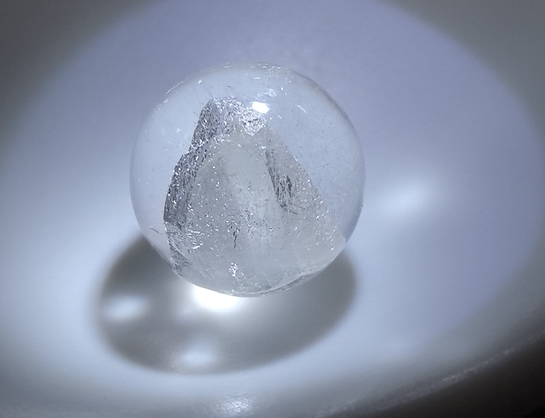 14.5mm无任何优化天然水晶包裹立体金字塔晶中晶单珠定心石