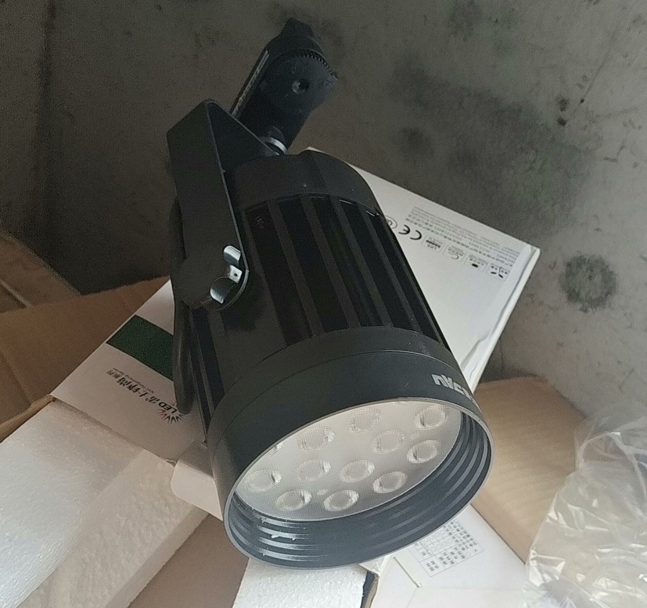 NVC雷士照明LED轨道射灯TLED313L 30w 道轨灯黑色 4000K暖白光
