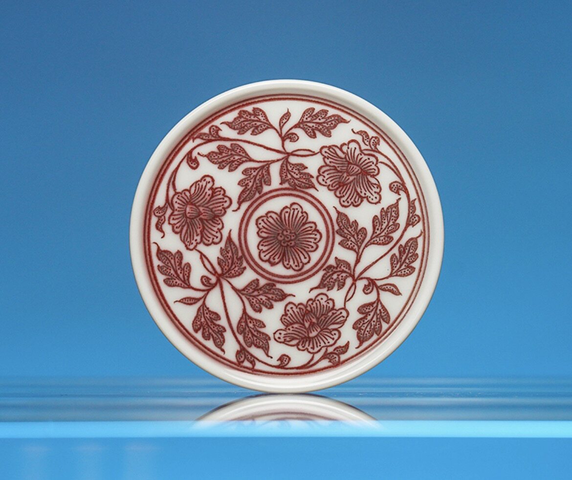 见山烧全红花卉盖置直径7,4 cm高2.1cm
