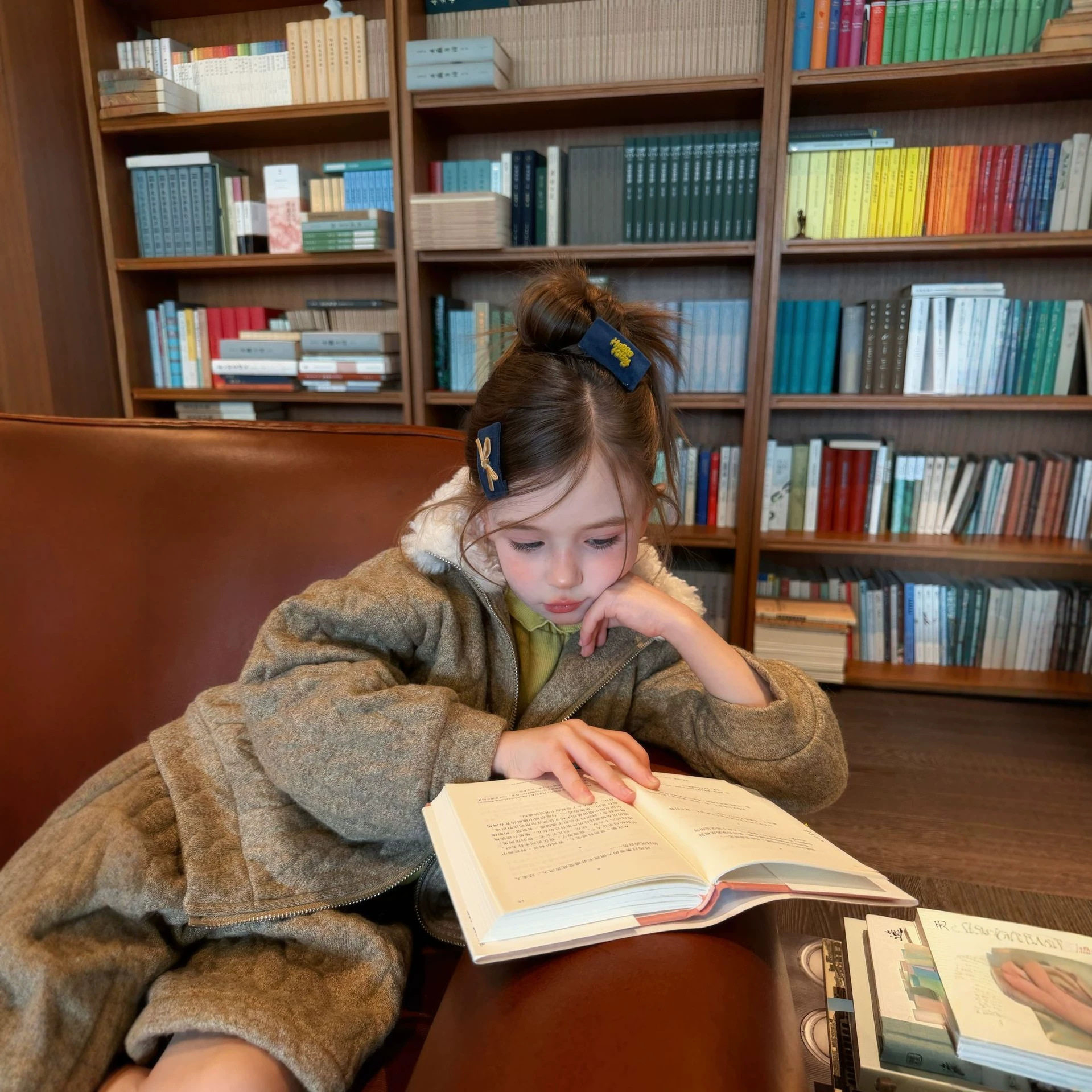 女童2026深秋新韩版复古羊羔毛翻领外套宽松短裤儿童洋气麻花套装