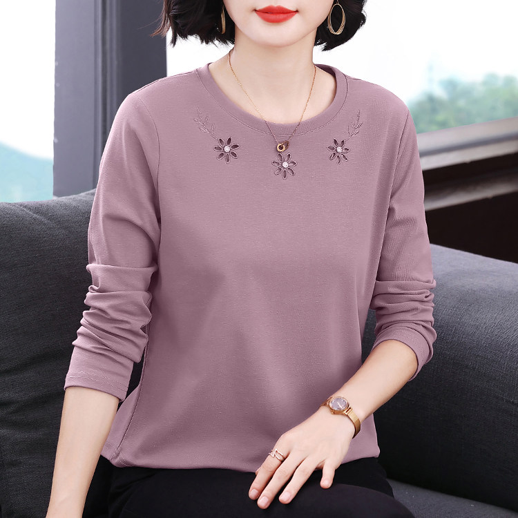 刺绣缕空春秋季长袖T恤女装新款圆领宽松大码妈妈装纯棉百搭上衣