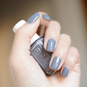 Pushers 美国正品 ESSIE指甲油Petal 903雾霾蓝水泥灰蓝显白网红