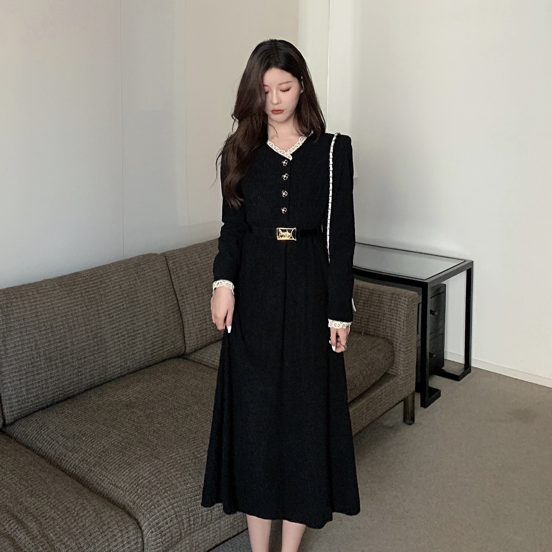 Real price fat mm pearl button thick velvet dress lace splicing Lantern Sleeve waist small black skirt belt