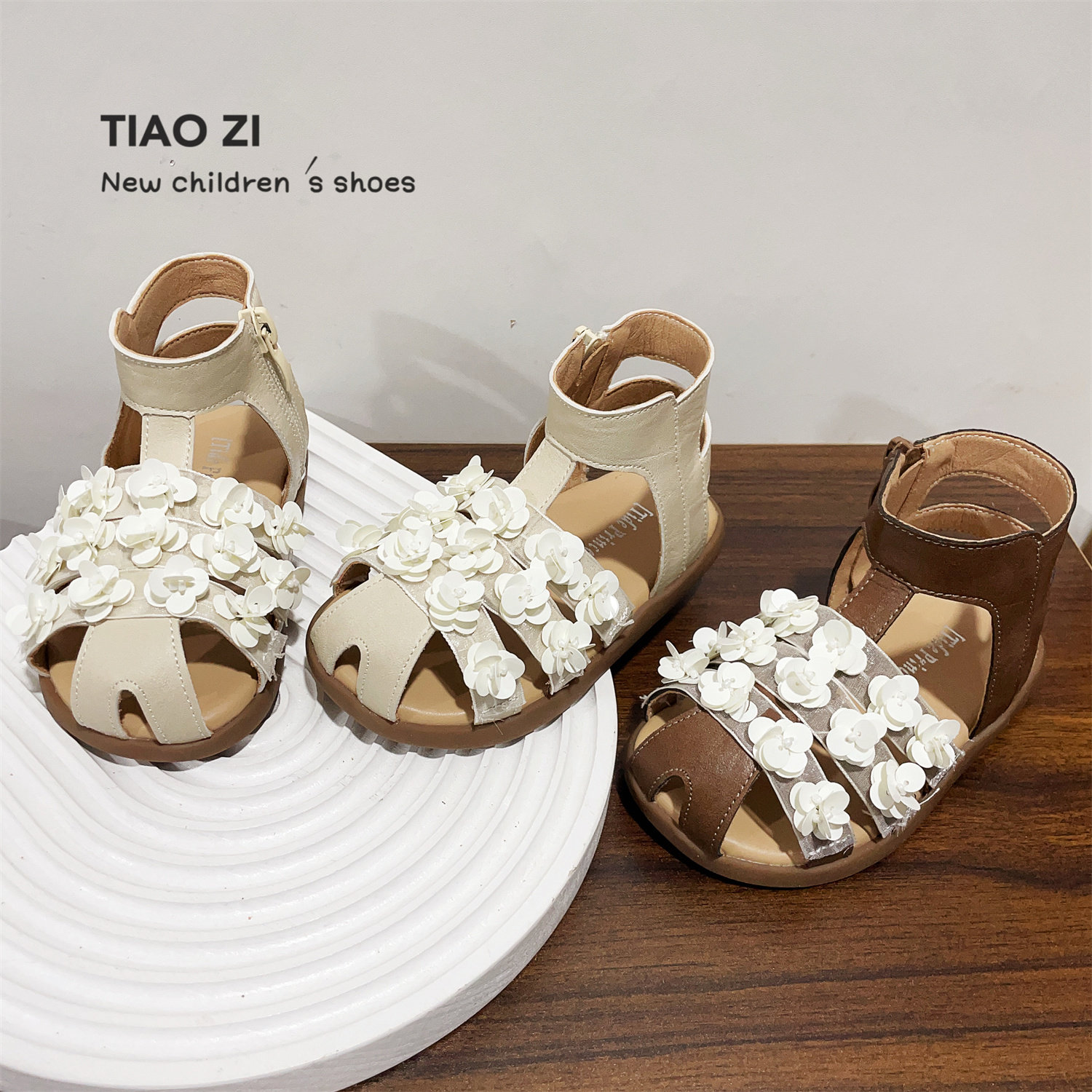 2026夏款可爱花朵小女孩公主鞋1-3岁潮流舒适女童罗马鞋儿童凉鞋