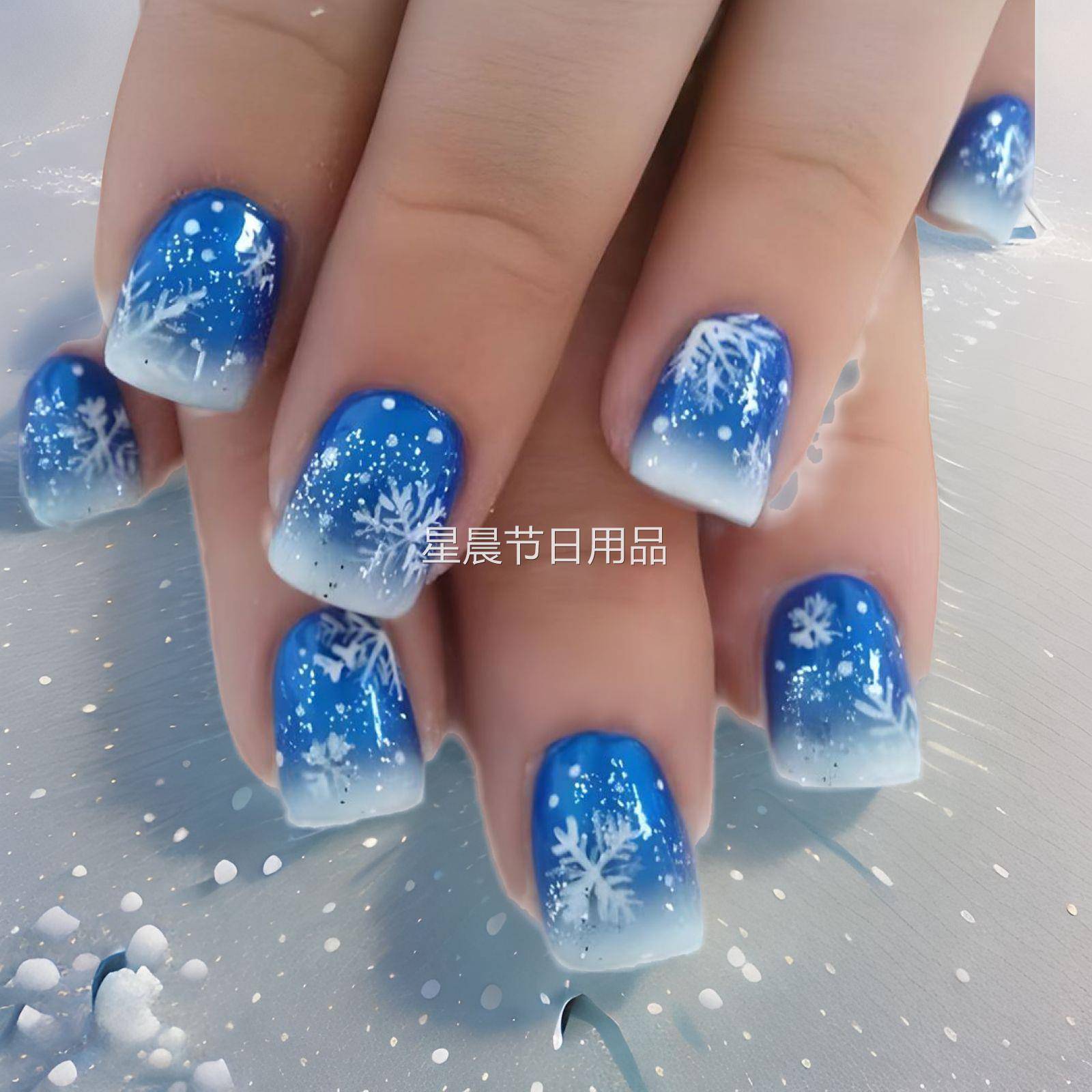 短款亮面方甲圣诞节假指甲套装蓝色闪粉fake nails24片圣诞穿戴甲