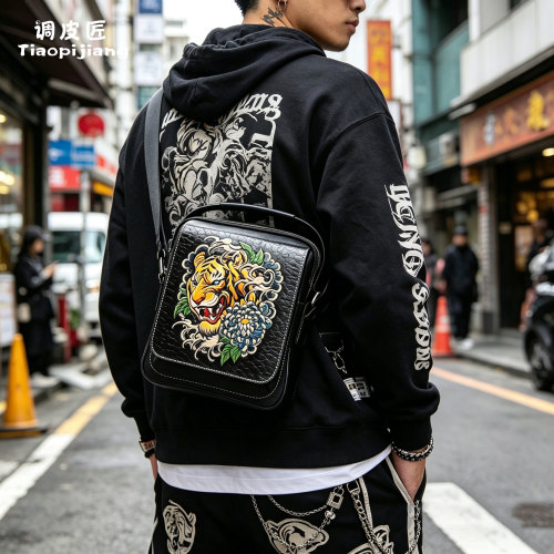 调皮匠男士单肩斜挎包小众