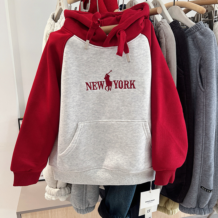 豪家品质男童女童大牌气质加绒一体绒连帽红色插肩袖卫衣新年刺绣