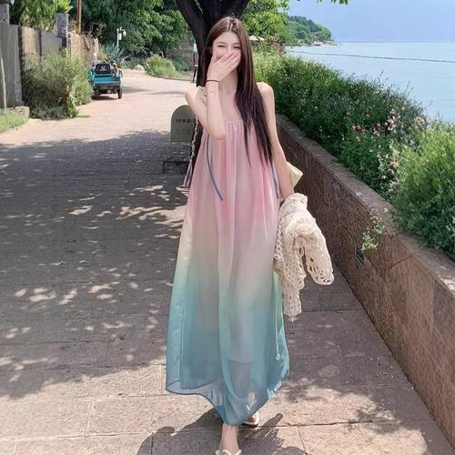 海南三亚海边度假风渐晕染变吊带连衣裙女夏新中式宽松多巴胺长裙