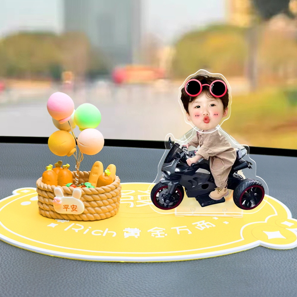 太阳能汽车摇头摆件定制照片车内中控台防滑垫平安篮子可爱装饰