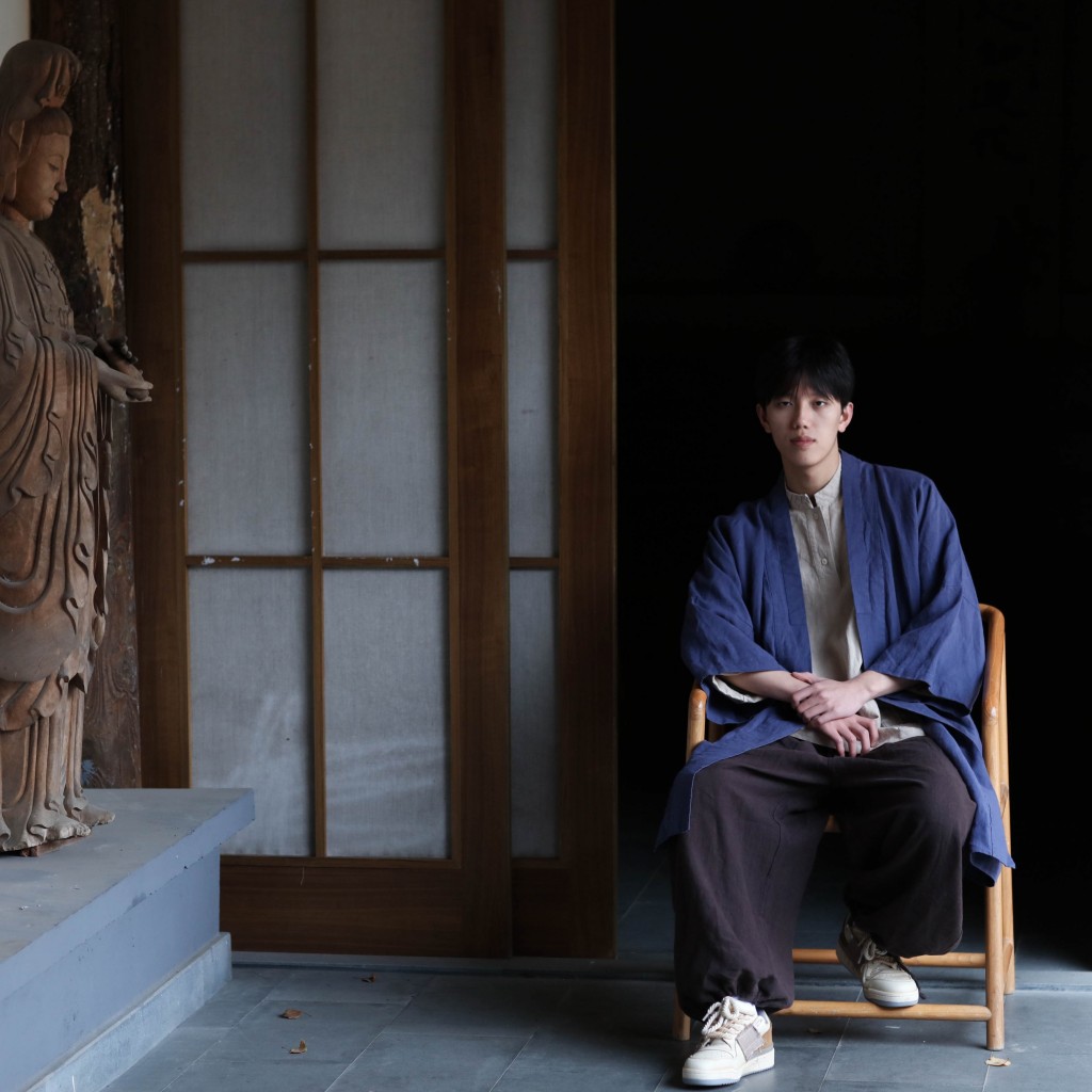 大拙深V领亚麻长款衬衫