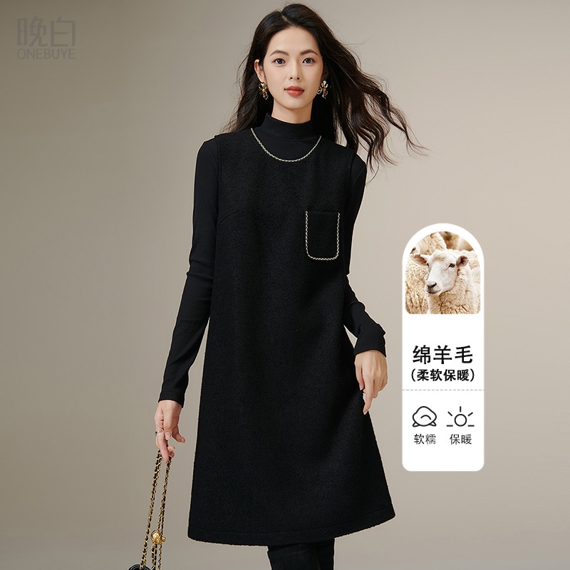 晚白纯色休闲气质无袖连衣裙