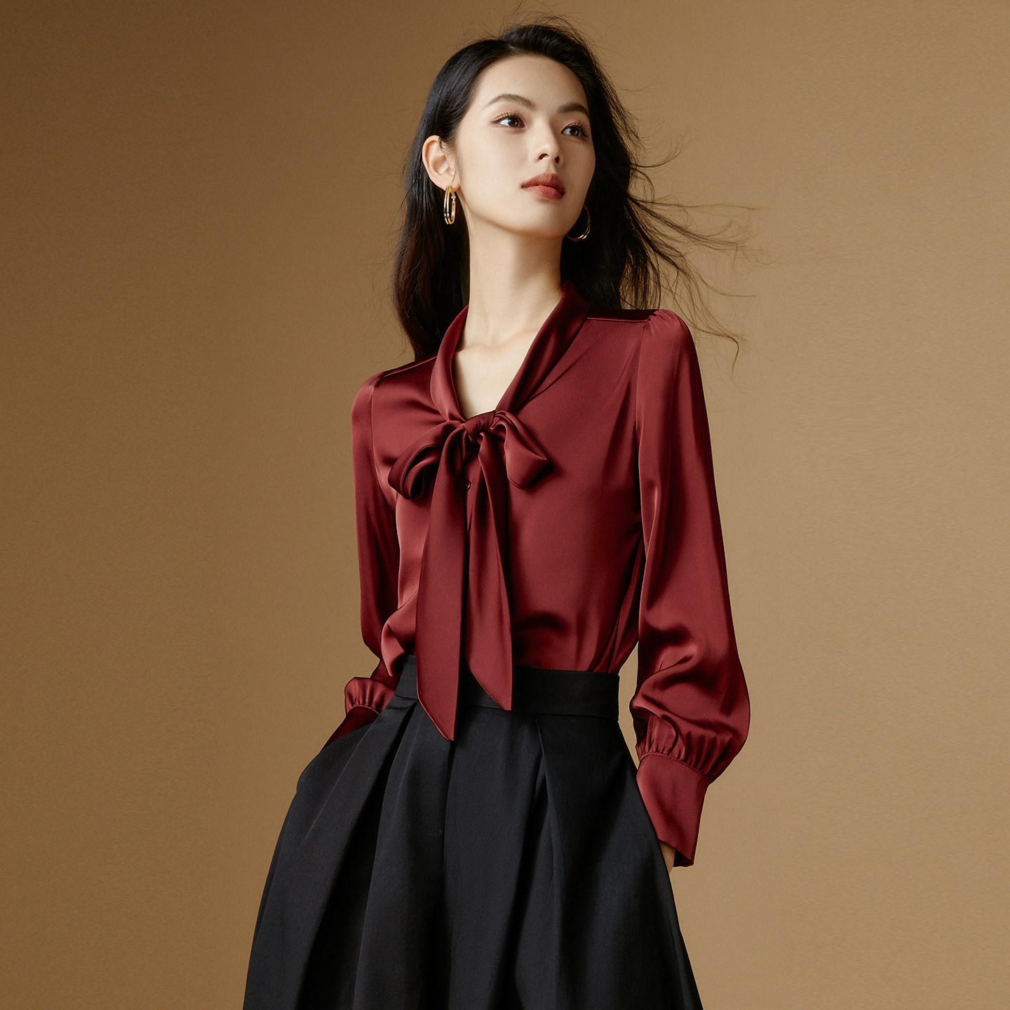 晚白红色衬衣春装新款女装高端缎面洋气蝴蝶结通勤衬衫女别致上衣