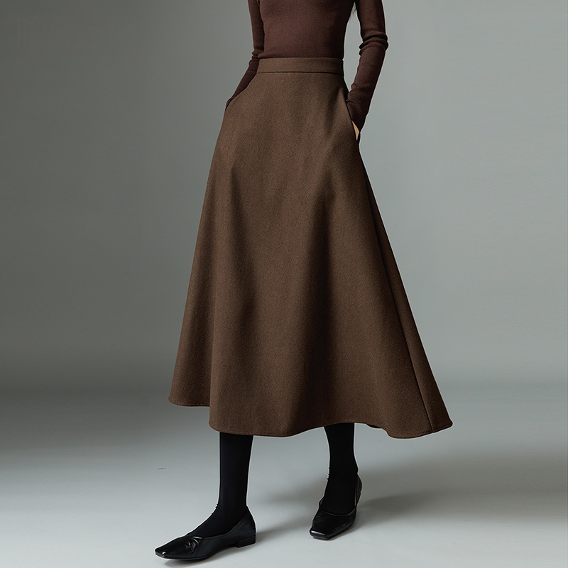 晚白纯色高腰大摆减龄半身裙