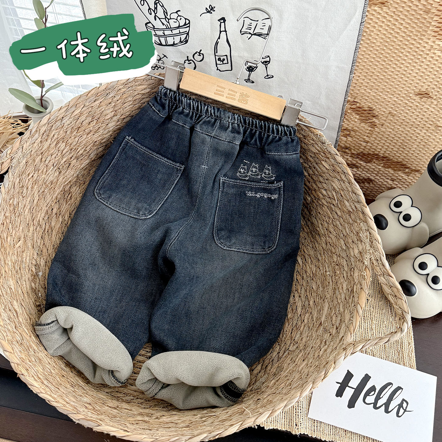 宝宝刺绣卡通一体绒牛仔裤