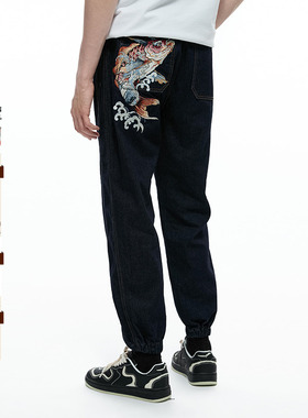 ONIARAI/鬼洗秋新品泥棒蓝月影龙鲤绣花束脚男士牛仔长裤 23N7402